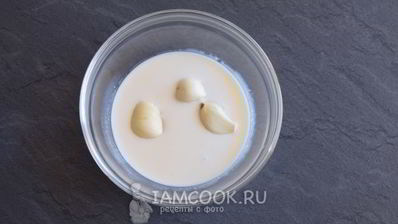 чешский чесночный суп-пюре в хлебе