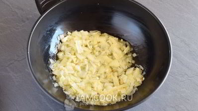 чешский чесночный суп-пюре в хлебе