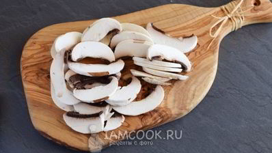 чешский чесночный суп-пюре в хлебе