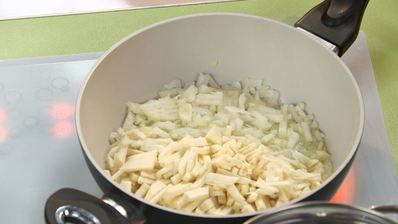 фасолевый суп-пюре с креветками