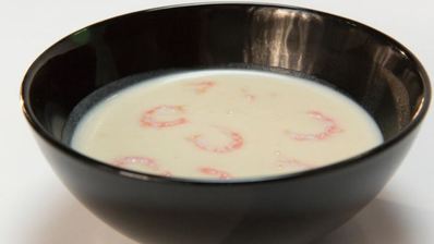 фасолевый суп-пюре с креветками