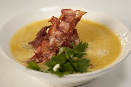 Гороховый суп-пюре с беконом