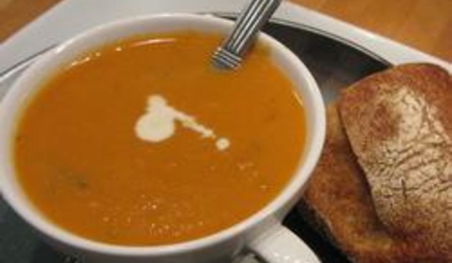 Рецепт морковна-томатного суп-пюре с кинзой