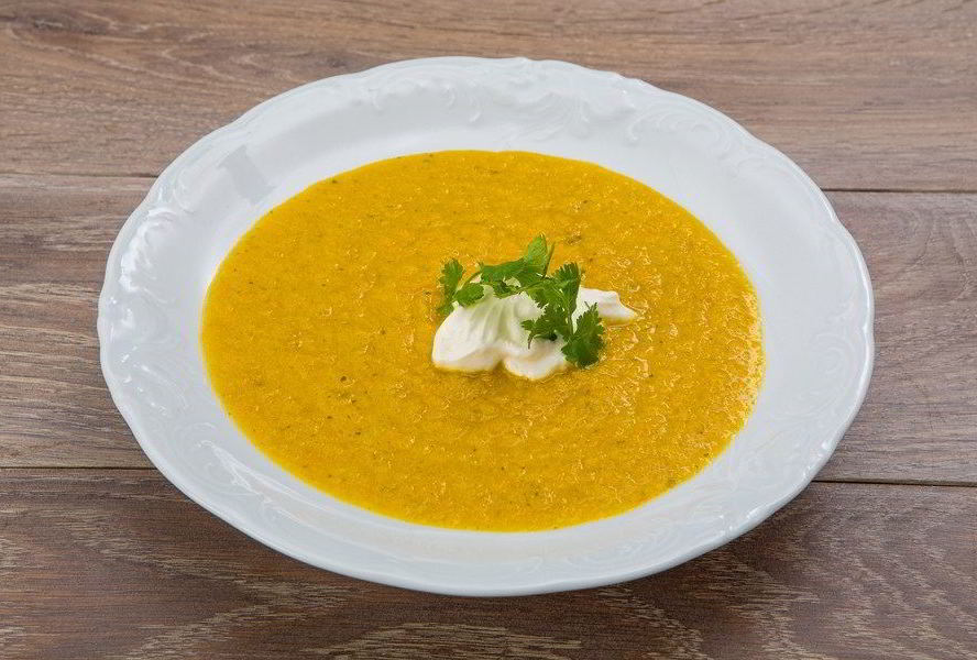 Морковный суп-пюре с кориандром