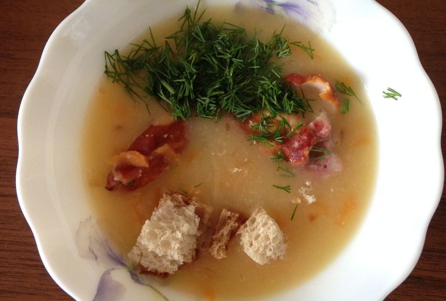 Суп-пюре гороховый с копчеными крылышками