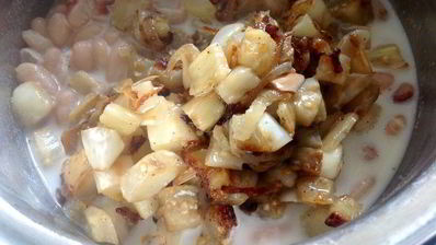 суп-пюре из белой фасоли с баклажанами