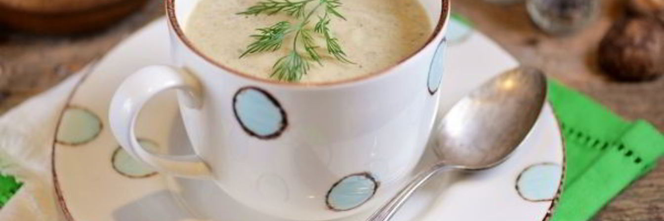 Суп-пюре из кабачков с грибами и сельдереем