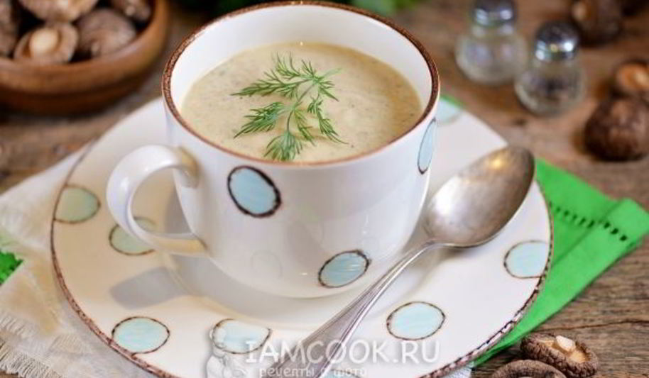 Рецепт супа-пюре из кабачков с грибами и сельдереем