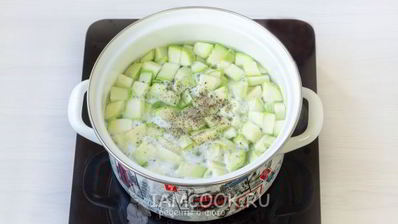 суп-пюре из кабачков с плавленным сыром