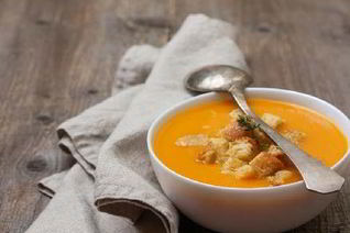 Суп-пюре из моркови с гренками