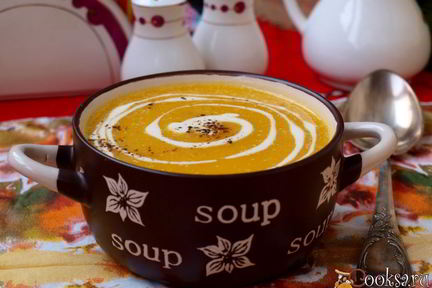Суп-пюре из тыквы с сельдереем