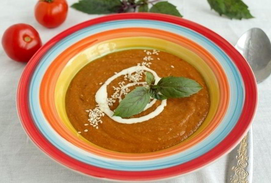 Суп-пюре с баклажаном, томатами и чечевицей