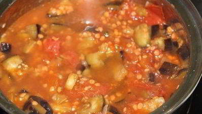 суп-пюре с баклажаном, томатами и чечевицей
