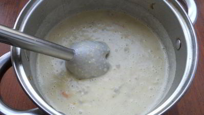 суп-пюре с кабачками, шампиньонами и плавленым сыром