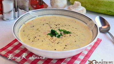 суп-пюре с кабачками, шампиньонами и плавленым сыром