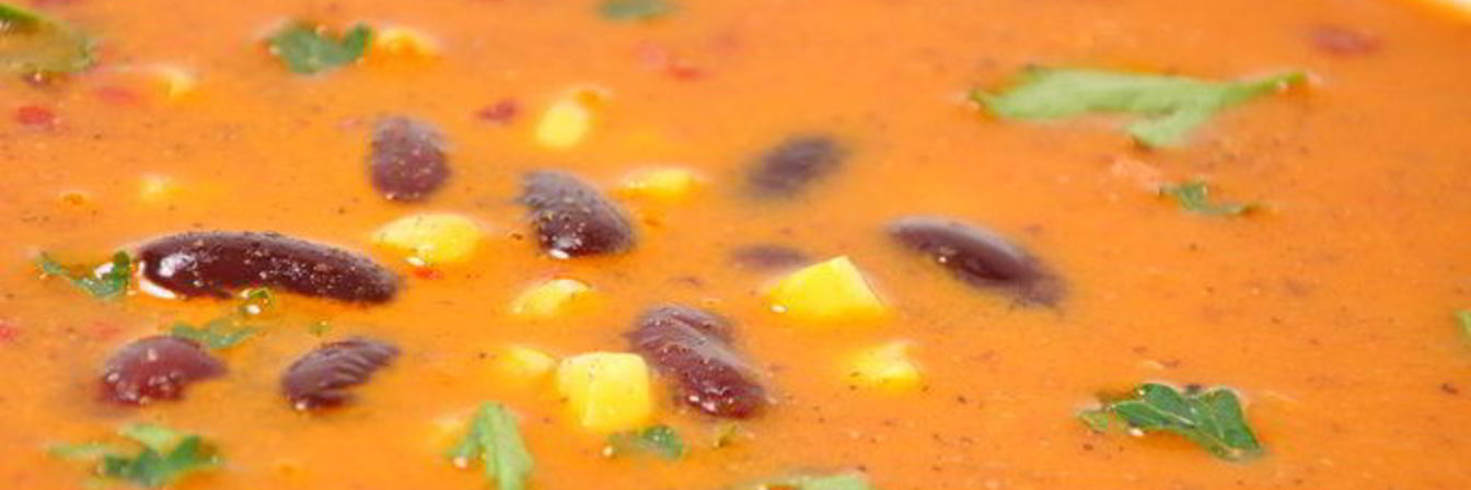 Суп-пюре с консервированной фасолью и томатами