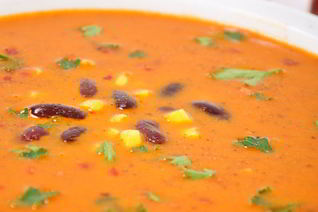 Суп-пюре с консервированной фасолью и томатами