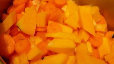 тыквенно-морковный суп-пюре с запеченным перцем