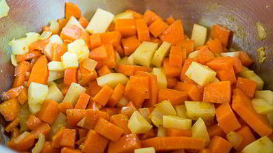 тыквенный суп-пюре с жареным острым фаршем