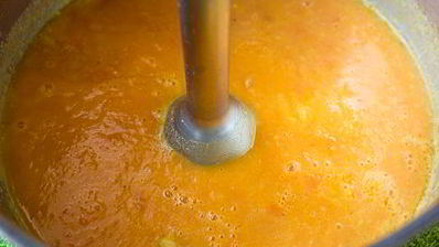 тыквенный суп-пюре с жареным острым фаршем