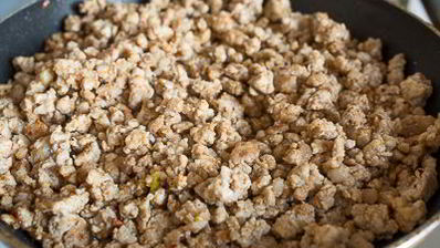 тыквенный суп-пюре с жареным острым фаршем