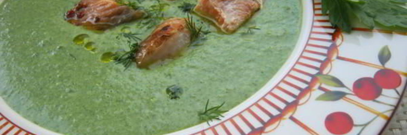 Зеленый суп-пюре с семгой