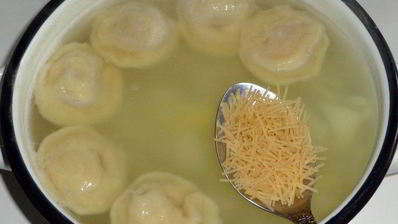 суп с пельменями