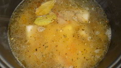 суп со свиными ребрышками и рисом в мультиварке