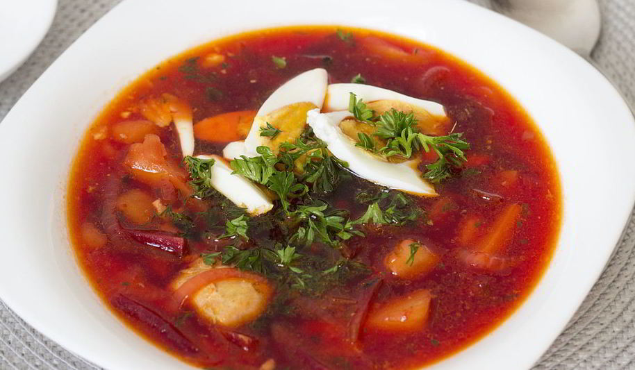 Рецепт горячего свекольника на курином бульоне