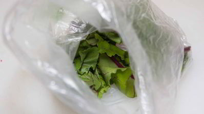 холодный свекольник с ботвой