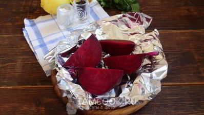 классический горячий свекольник с курицей