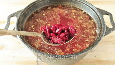 классический горячий свекольник с мясом