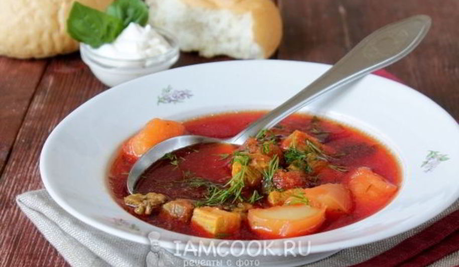 Рецепт классического горячего свекольника со свининой