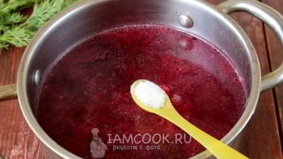 классический горячий свекольник со свининой