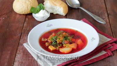 классический горячий свекольник со свининой