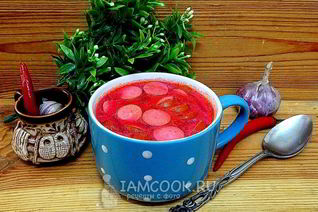 Свекольник с сосисками и сметаной