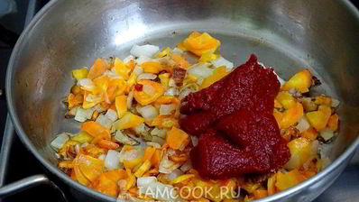 свекольник с сосисками и сметаной