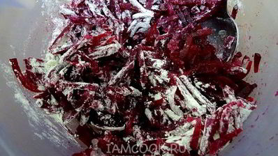 свекольник с сосисками и сметаной