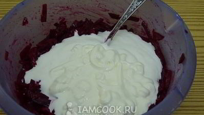 свекольник с сосисками и сметаной