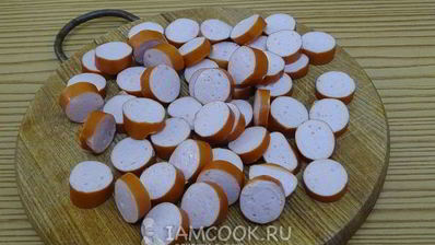 свекольник с сосисками и сметаной