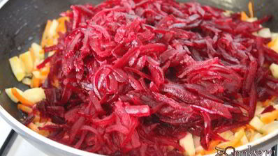 свекольник с цыпленком