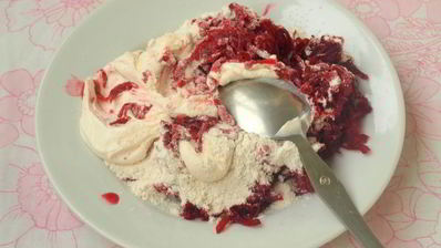 свекольник со щавелем, фасолью и шампиньонами