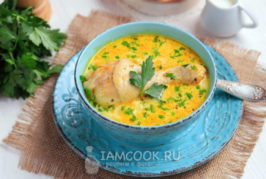 Сырный суп из плавленного сыра с курицей