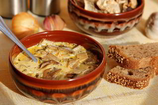 Сырный суп на грибном бульоне