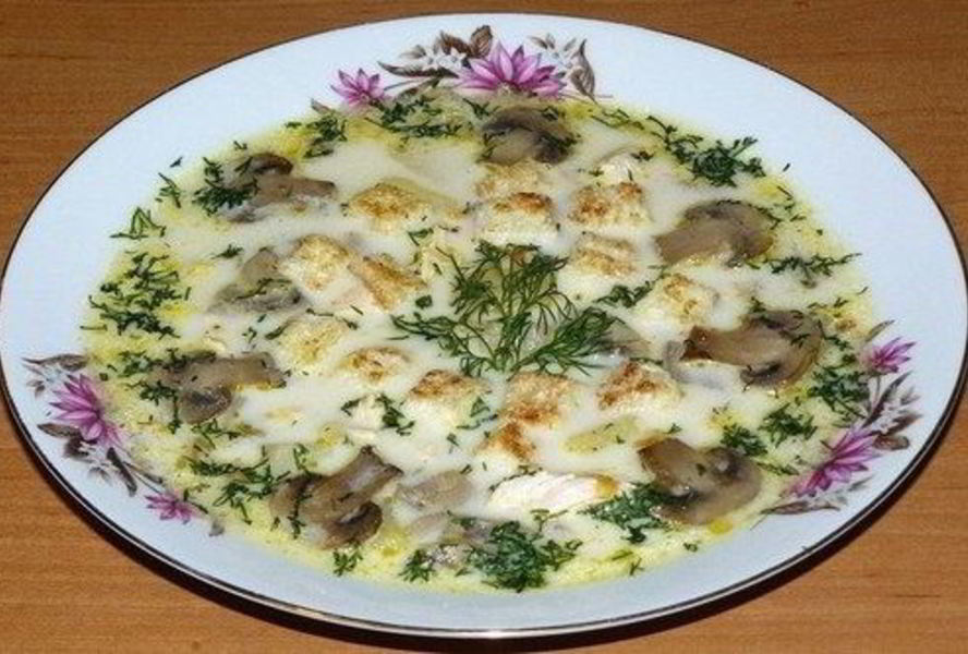 Сырный суп с куриным филе и шампиньонами