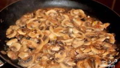 сырный суп с курицей и грибами