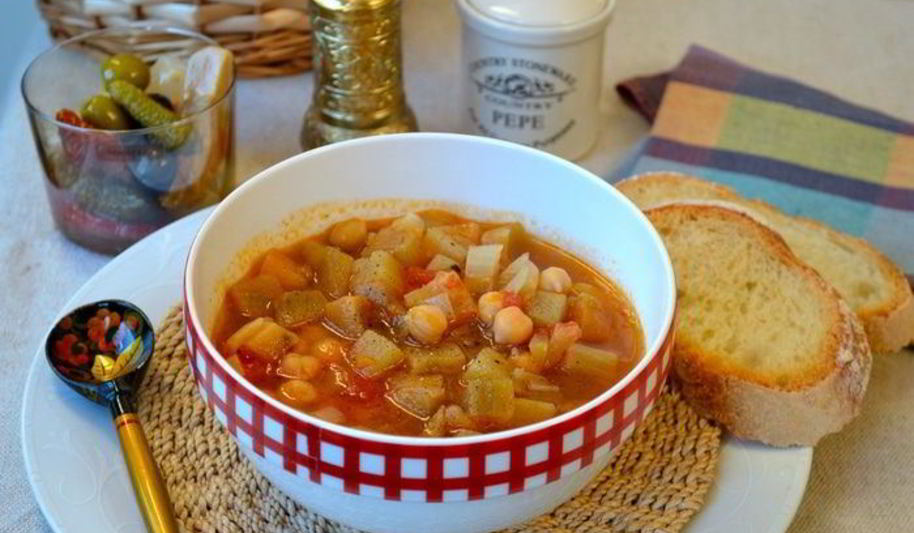 Рецепт томатна-баклажанового суп с нутом