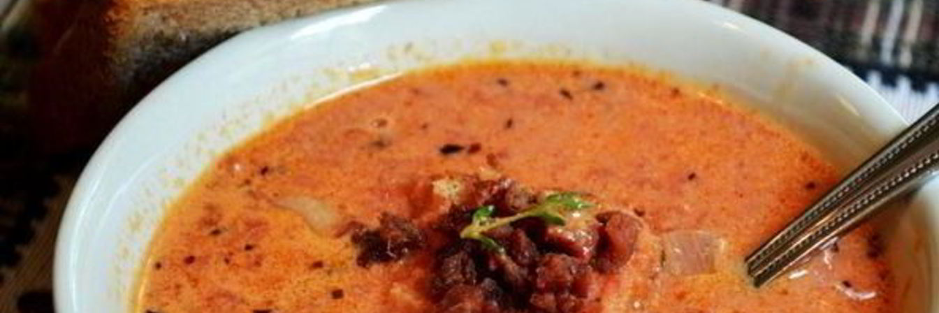 Томатный суп с беконом