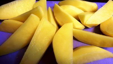 ароматная уха с помидорами и лимоном