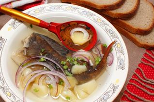 Наваристая деревенская уха из окуня